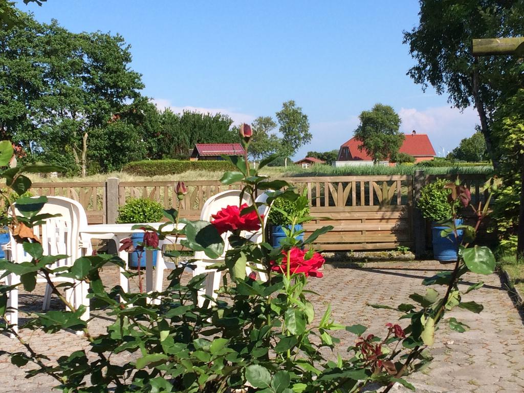 ドルヌマージール Huus Stoertebeker Bed & Breakfast エクステリア 写真